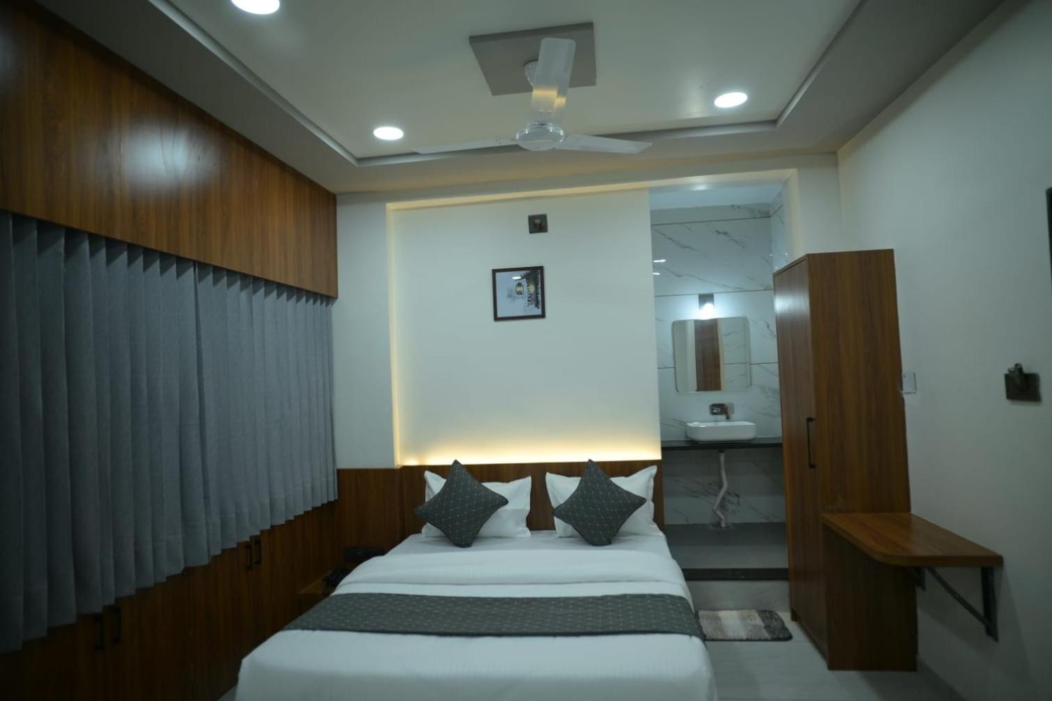 Hotel Aagman Palanpur Экстерьер фото