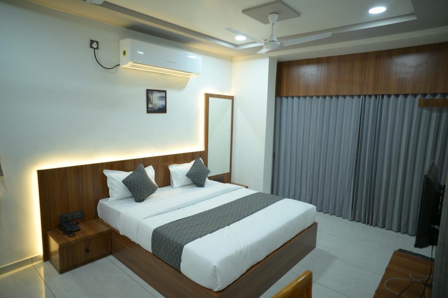 Hotel Aagman Palanpur Экстерьер фото